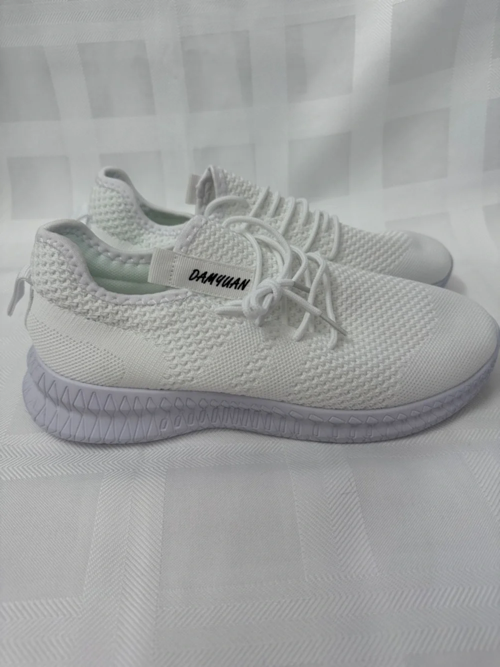 NWOB Men’s White Knit Lace-Up Lightweight Memory Foam Sneakers